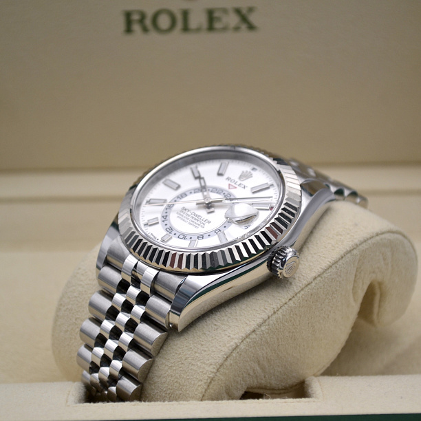  Sky-Dweller White Dial Jubilee 42 mm