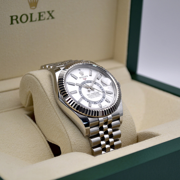  Sky-Dweller White Dial Jubilee 42 mm