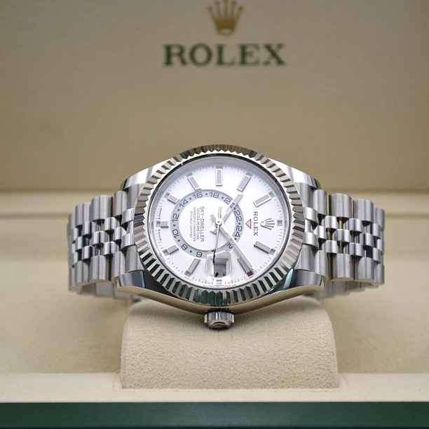  Sky-Dweller White Dial Jubilee 42 mm
