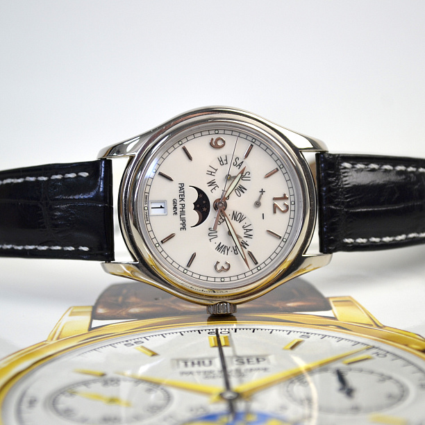  Annual Calendar 39 mm