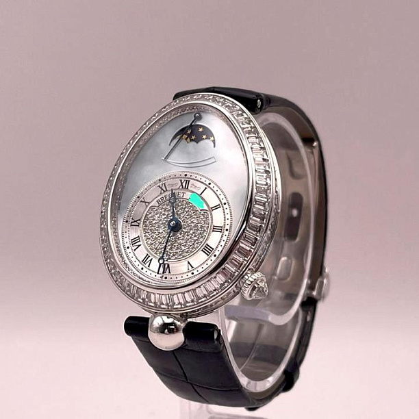  Reine de Naples Moon Phase