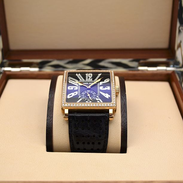 Golden Square 37 mm