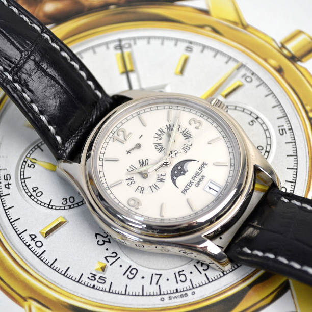  Annual Calendar 39 mm