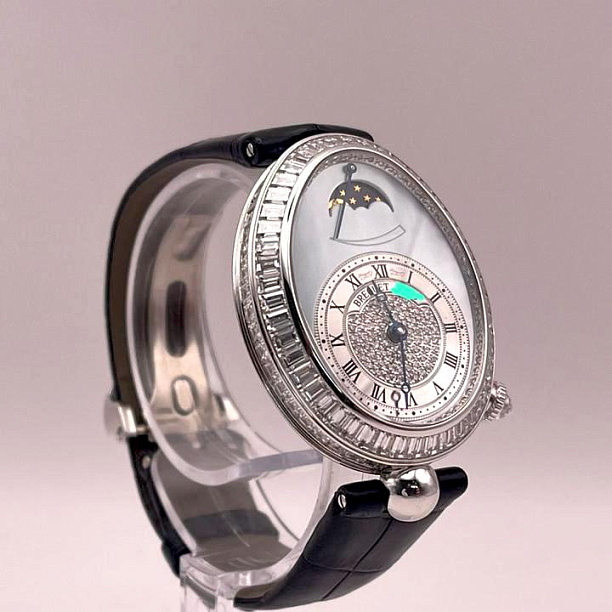  Reine de Naples Moon Phase