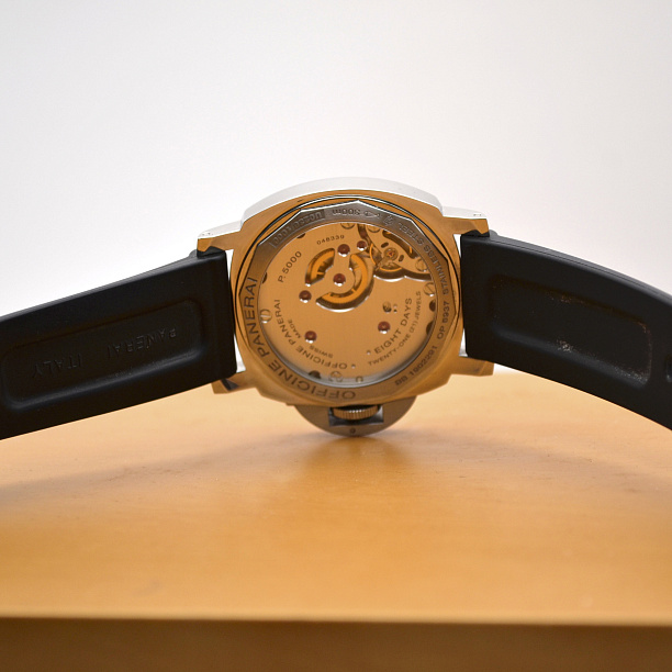  Luminor Base 8 Days 44 mm 